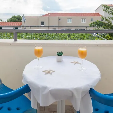 By The Sea Tucepi, Makarska - 2677 Apartment *